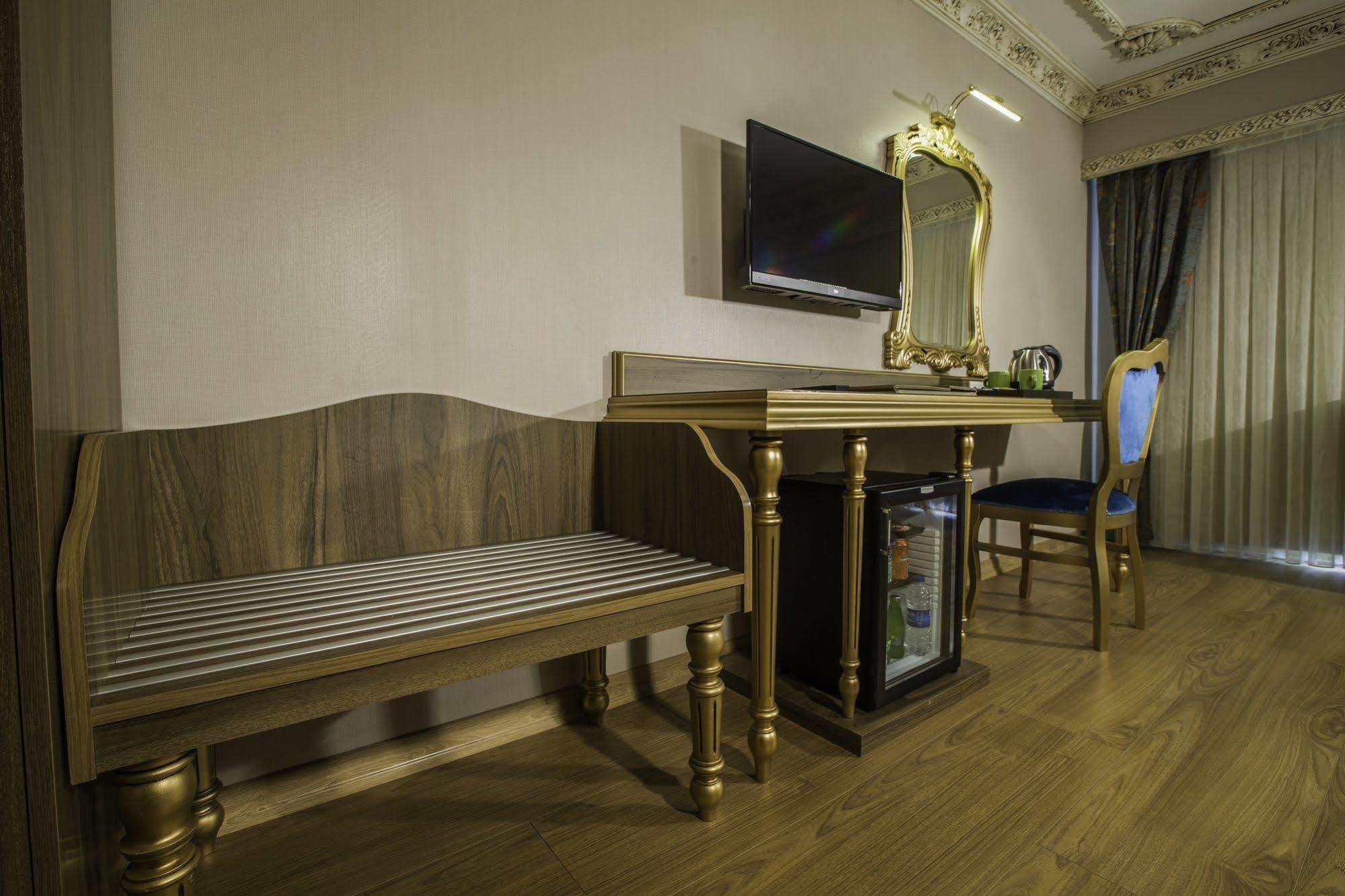 Phosphorion Hotel อิสตันบูล ภายนอก รูปภาพ A room at the hotel
