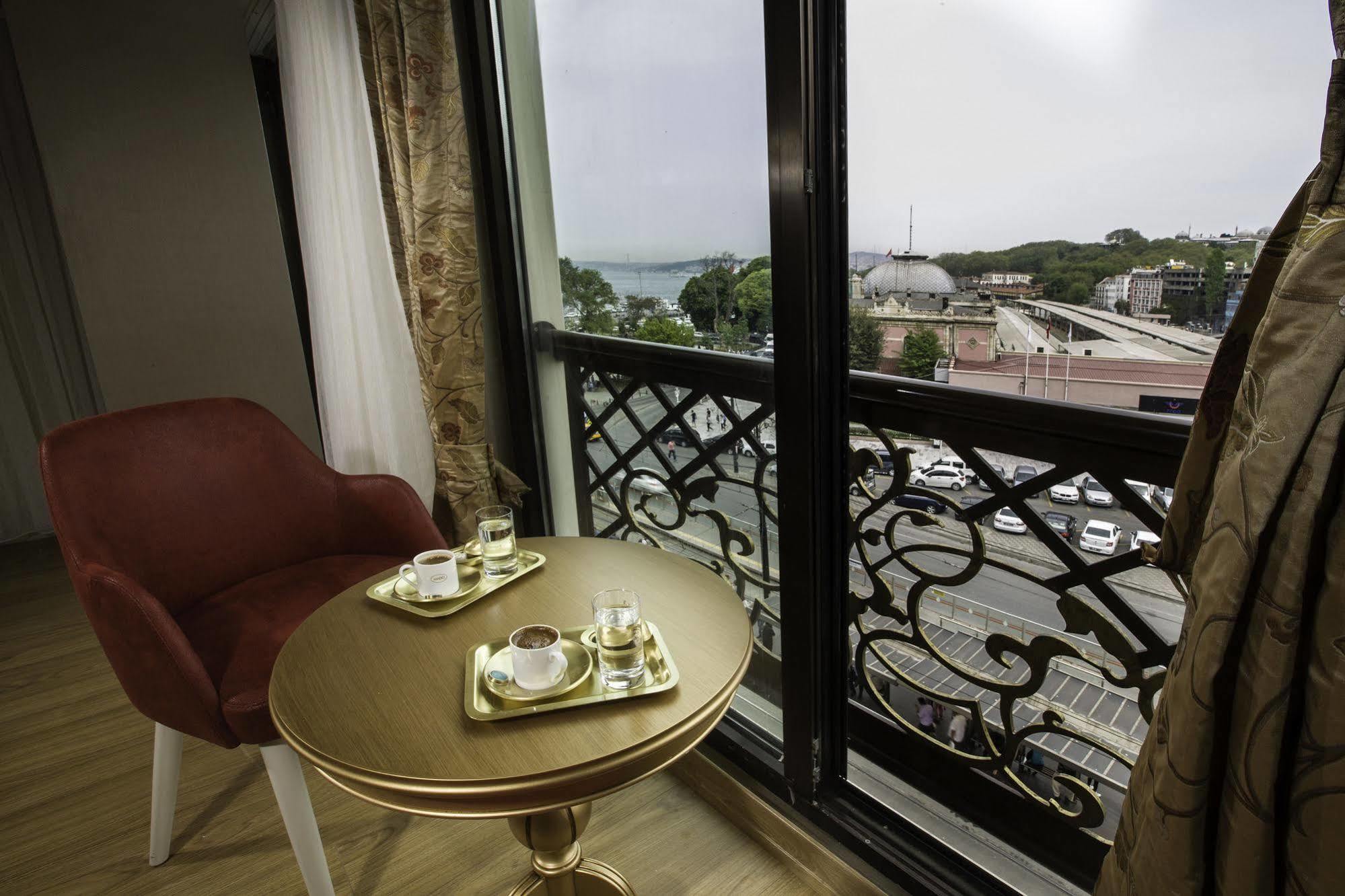 Phosphorion Hotel อิสตันบูล ภายนอก รูปภาพ A room at the hotel