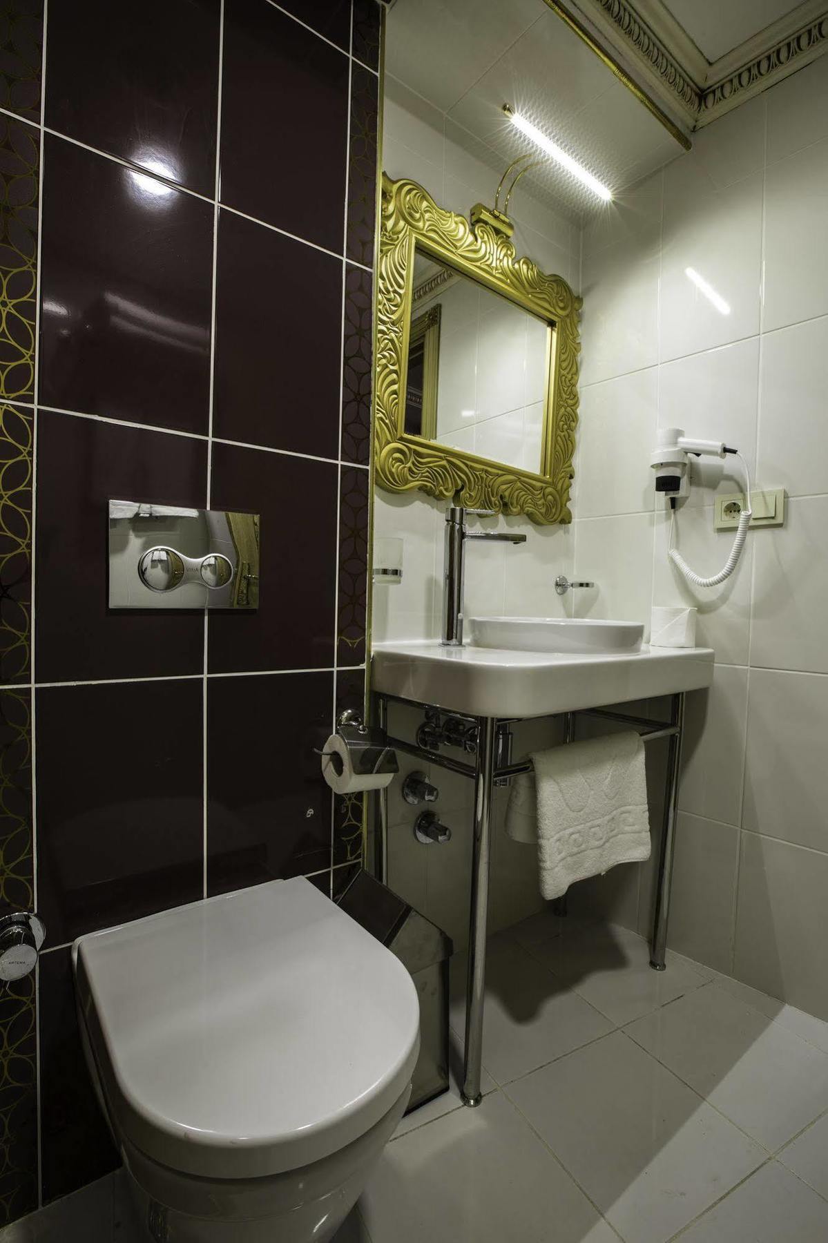 Phosphorion Hotel อิสตันบูล ภายนอก รูปภาพ Bathroom