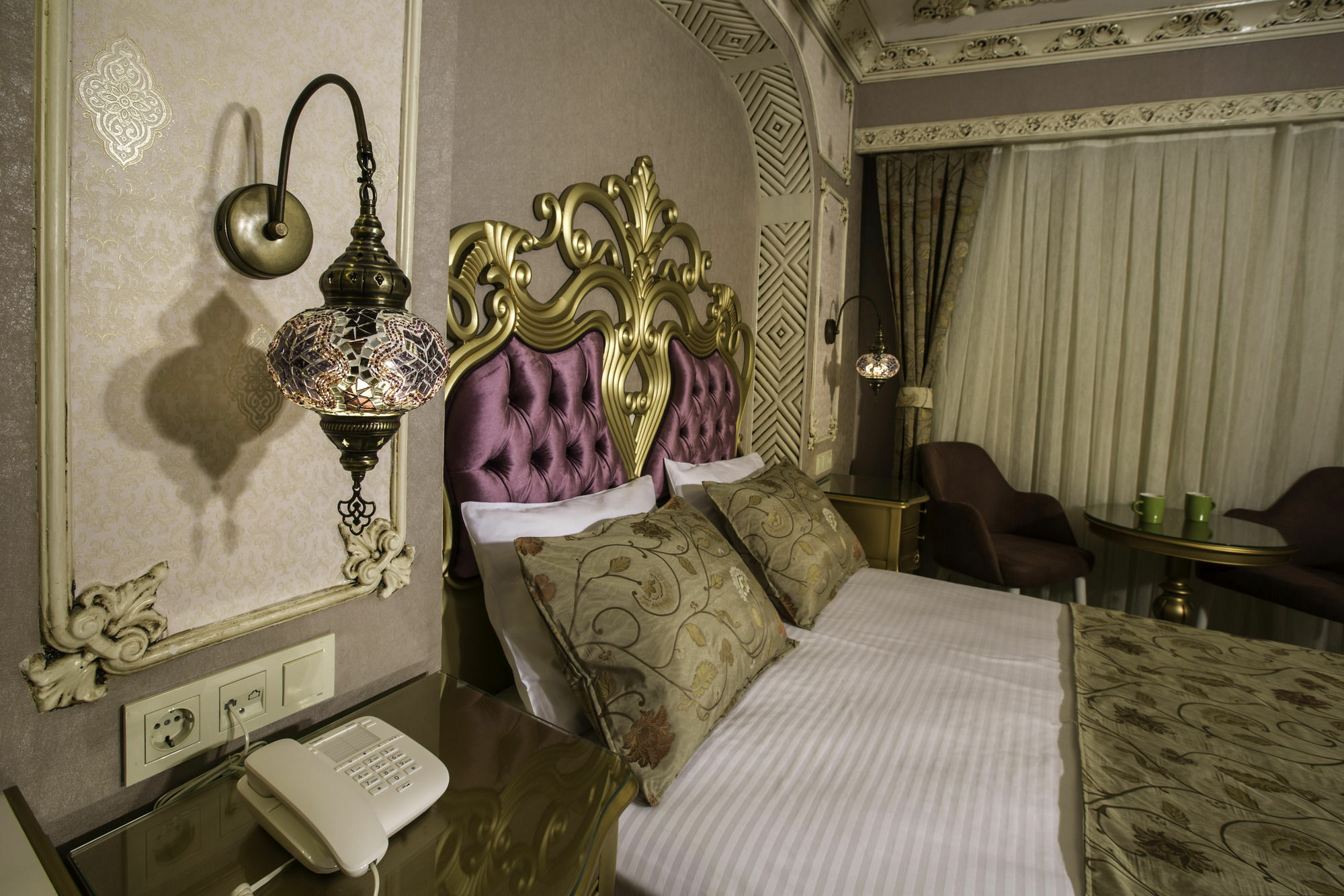 Phosphorion Hotel อิสตันบูล ภายนอก รูปภาพ A room at the hotel